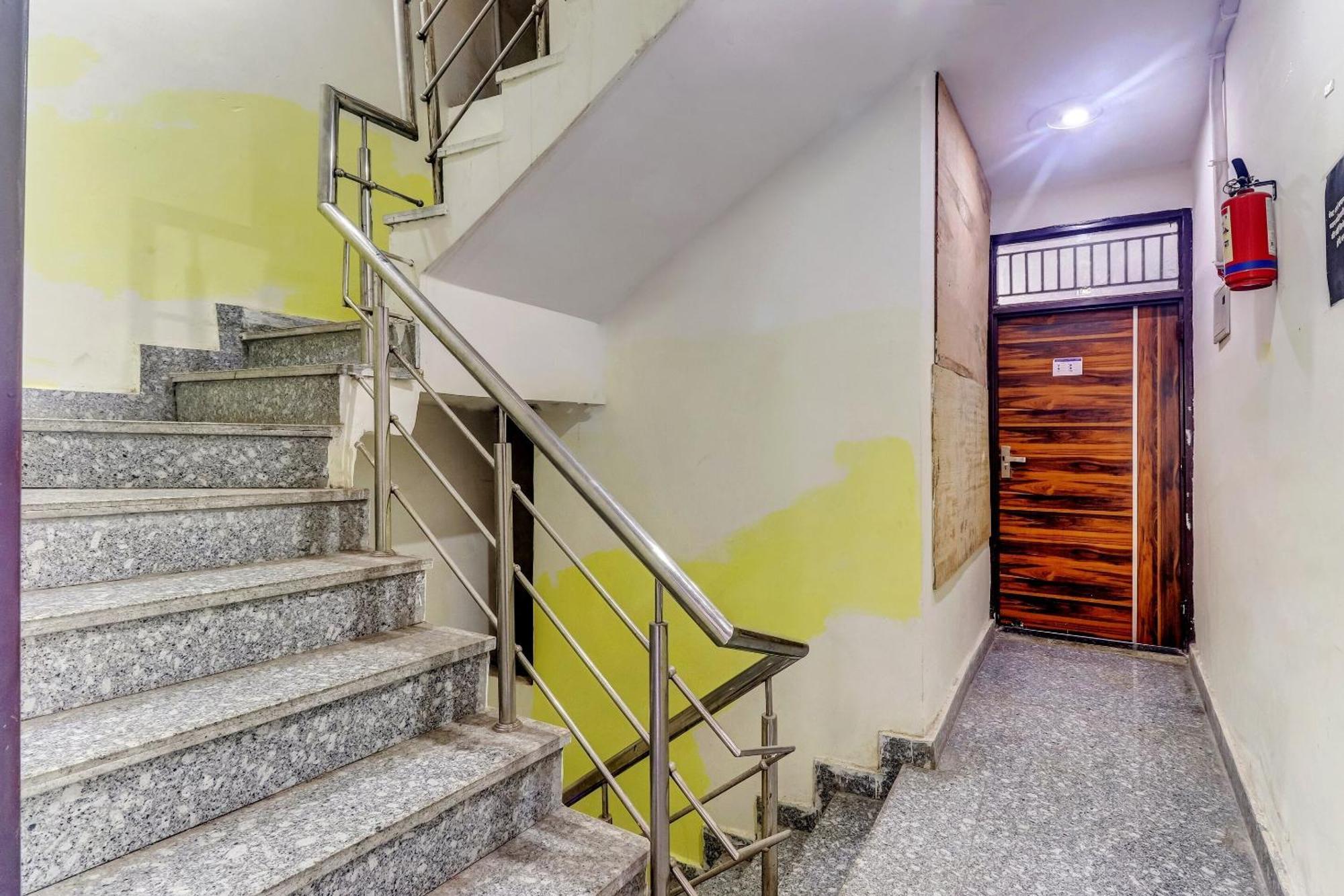 Hotel O Cozy Stay Delhi  Exterior photo